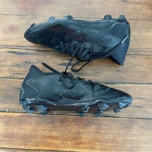 Black youth Soccer Cleats size 5